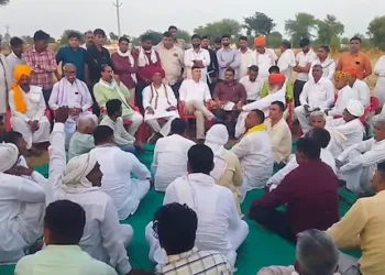 राजस्थान में गुर्जर महापंचायत के दौरान एकत्रित भीड़ पिलूपुरा गांव
